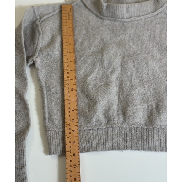 Free People Crop Sweater Womens Small Stone Gray Ribbed Hem & Cuff Long Sleeve - Picture 7 of 7